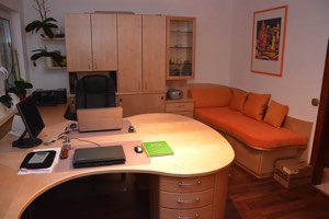 Schreibtisch1